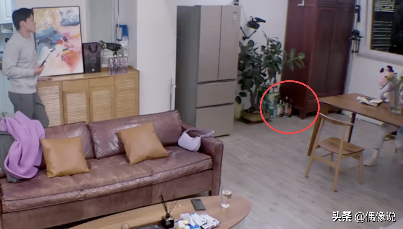 Li Yuantao wears sweethearts loafer to Bai Bing, the dress sticks sweethearts label, bai Bing: Have add cent to also have concern