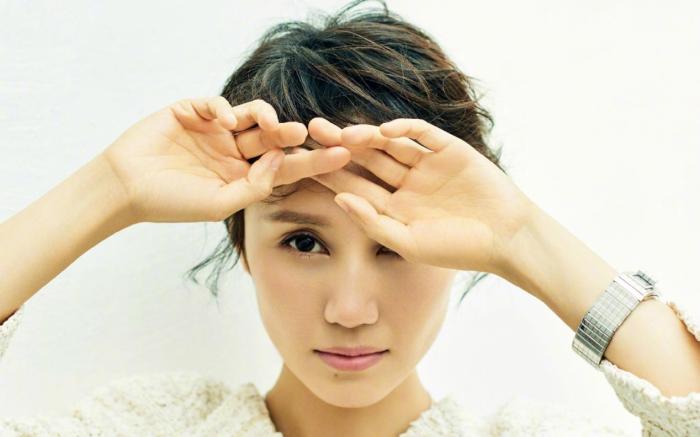 气质女神袁泉，岁月静好有灵气，气场清冷惹人