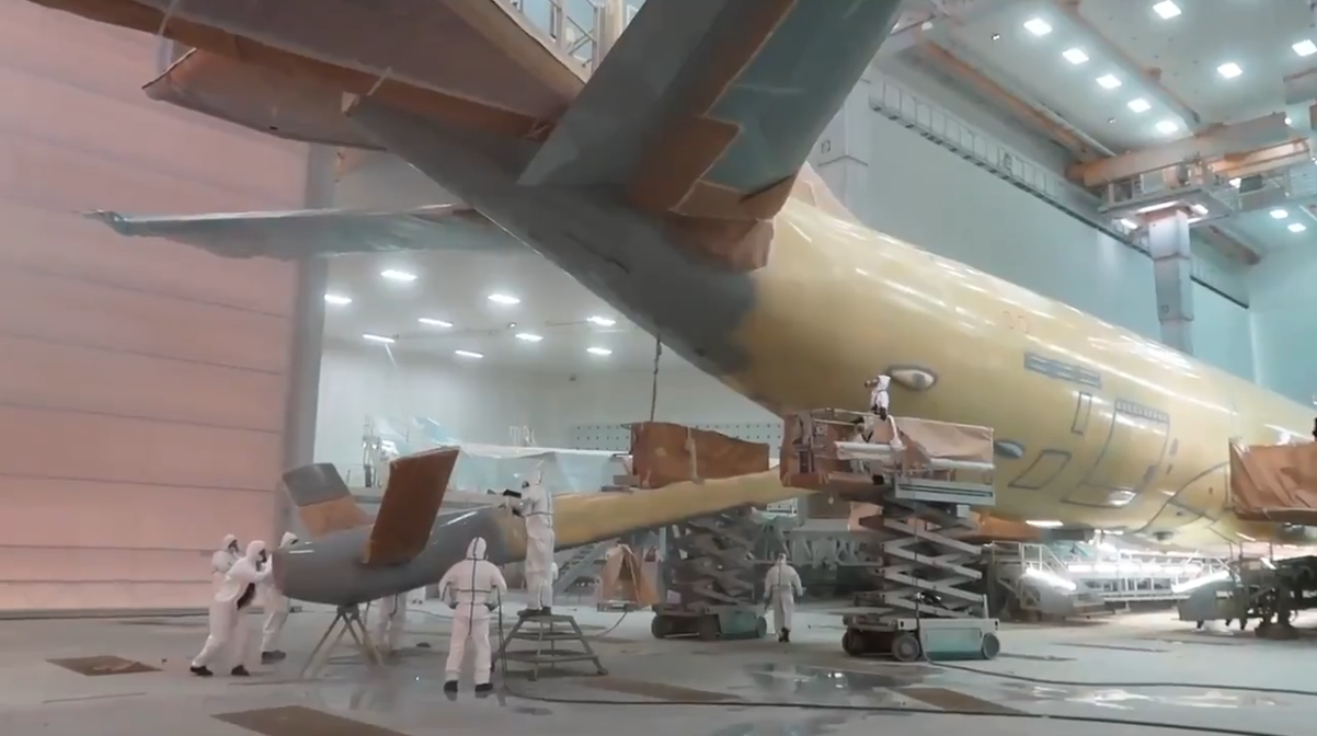 差距大到肉眼可见！西方战略重器批量交付，能