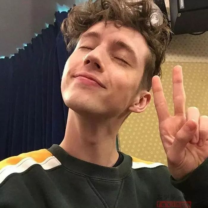 比较好看的图片头像男生霸气冷酷