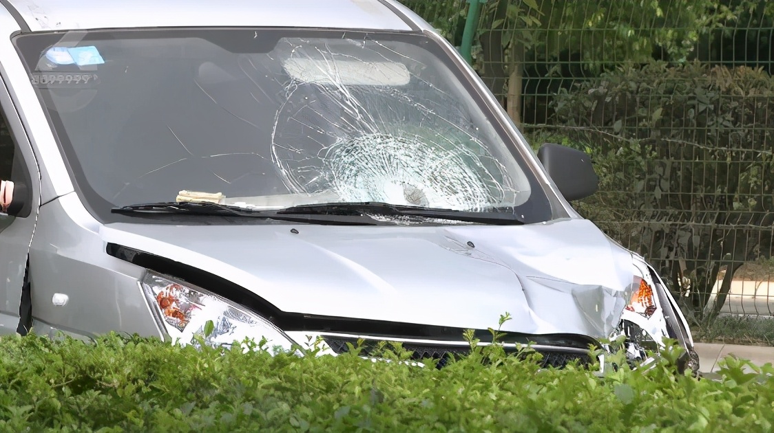 砰！又一个人倒在了西三环