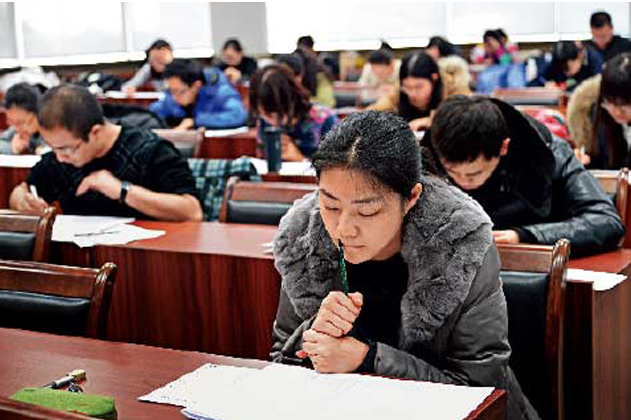 军队文职招录受冷落，月薪近万无人问津，不是不想考而是不敢考
