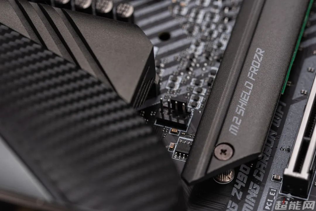 微星MPG Z490 GAMING CARBON WIFI主板评测