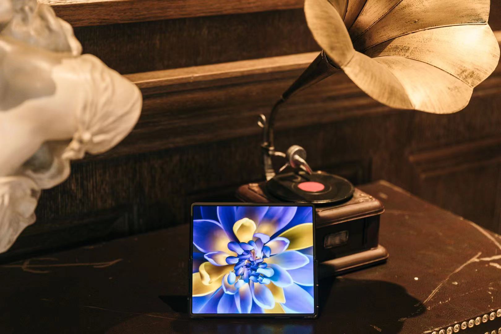 HUAWEI Mate X2先锋探享日落地重庆嘉陵江畔文化客厅