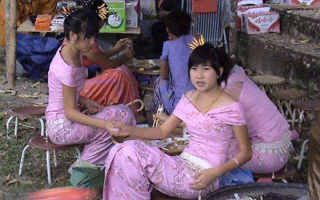 5000人民币折合112万缅元，在缅甸玩多久？听听当地人咋说