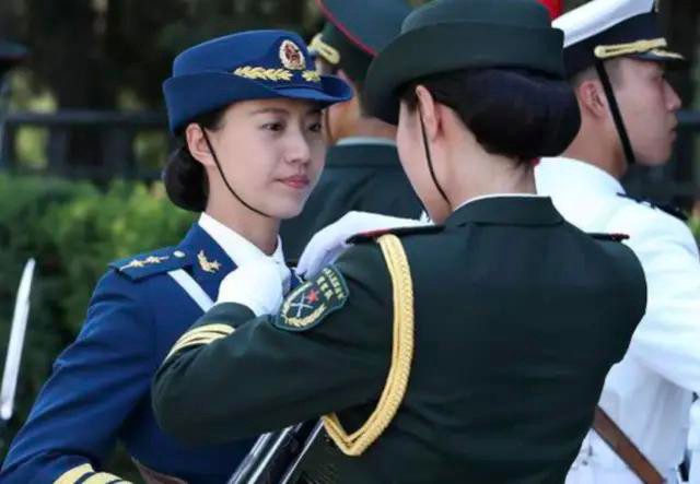 军人的妻子叫军嫂，那女兵的丈夫叫什么呢？下