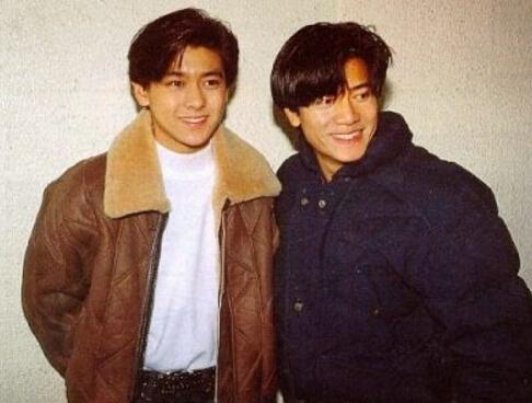 方媛520曬夫妻合影，郭富城送大束紅玫瑰，配合嬌妻秀足恩愛