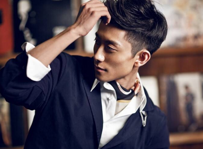 杨紫为张一山庆生的文案上热搜，这友谊太让人羡慕了