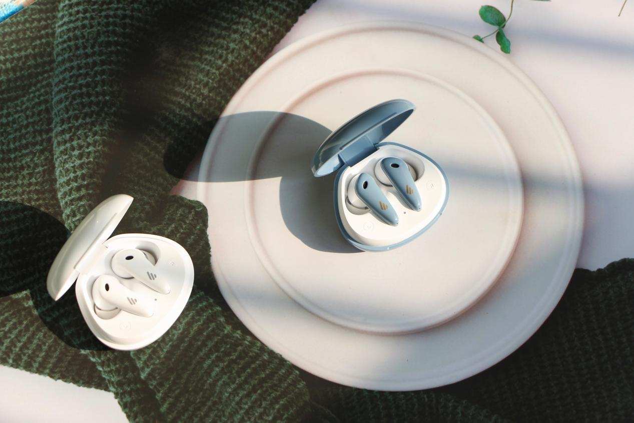 漫步者FunBuds蓝牙耳机：外观雅致，佩戴舒适且主动降噪