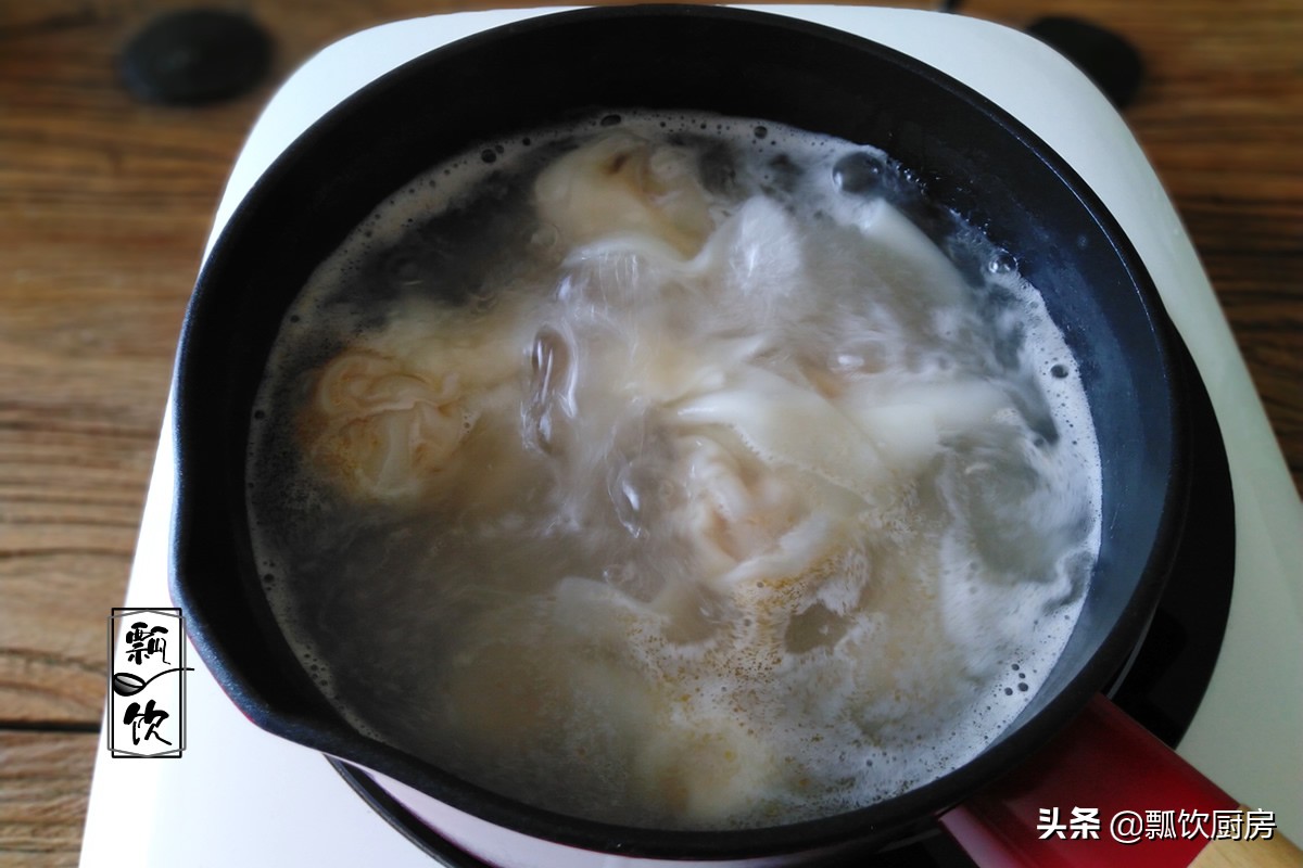 吃馄饨，这馅鲜美又解馋，留恋舌尖的味道难忘，早餐夜宵都惦记着