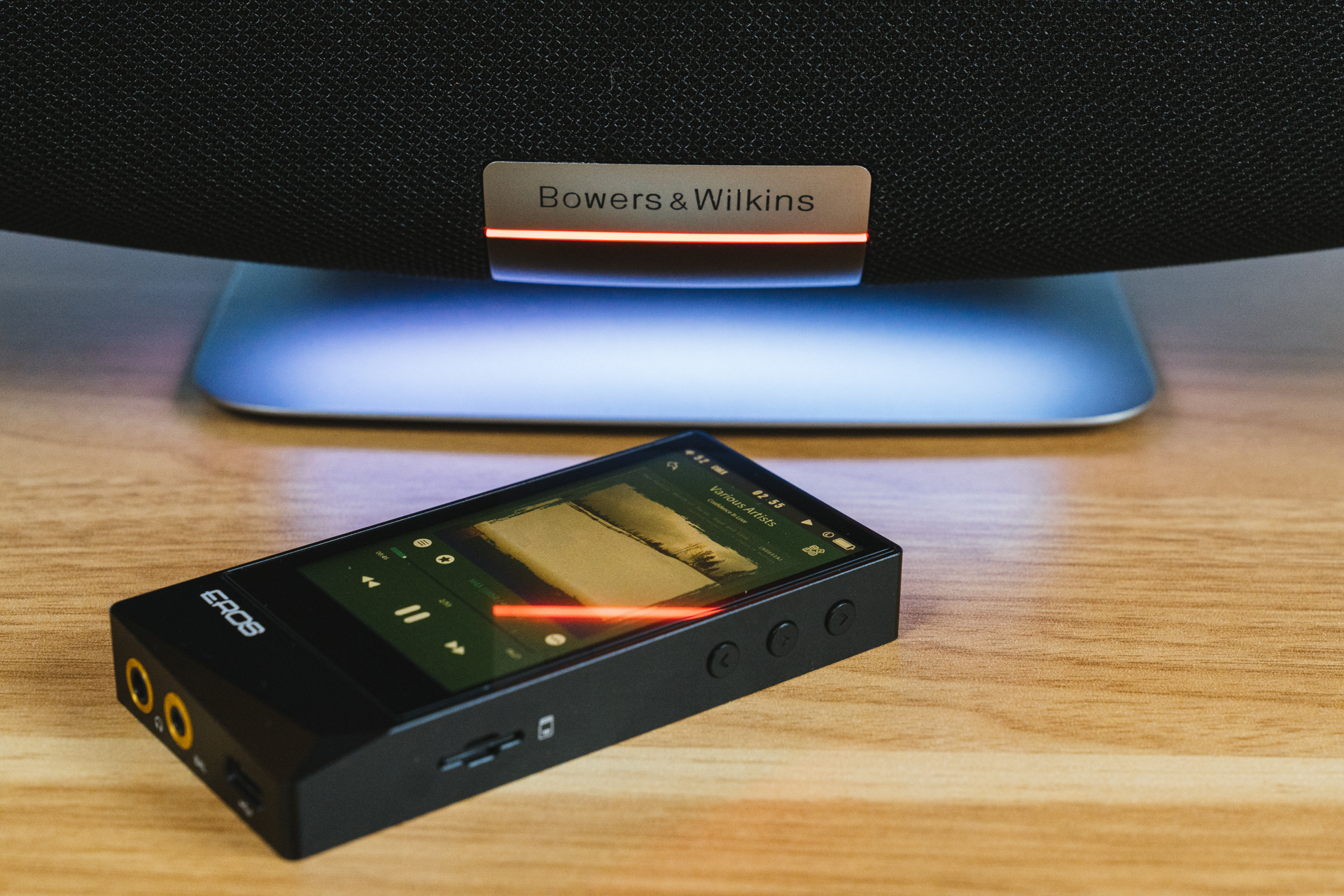 Classic inheritance, Zeppelin comes from the wind B&W Zeppelin 5