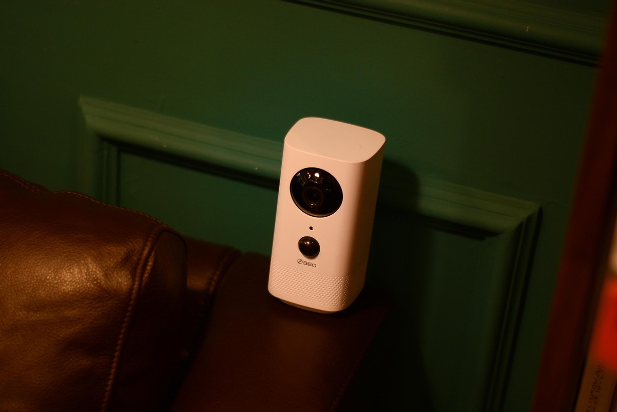 360推出“不插电”摄像头，能放车里当监控，还