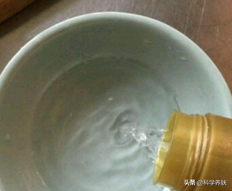 How to use white vinegar to wash your face well?Remember these 3 methods, especially the second