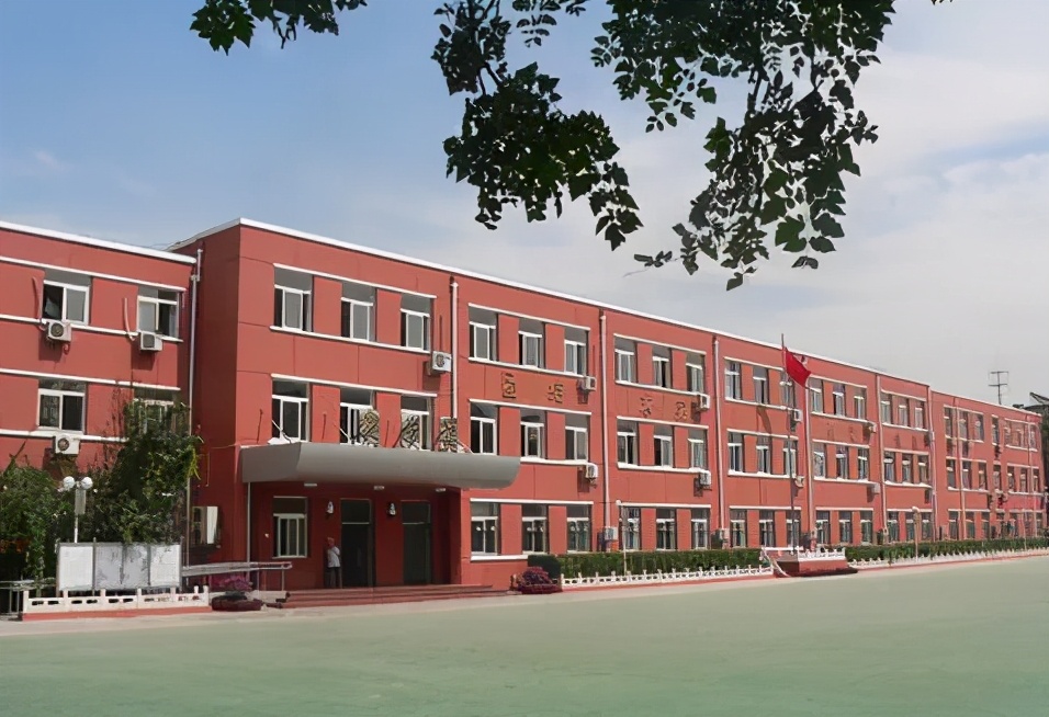 Hongbo Zhicheng School commercial dishwashers make parents more at