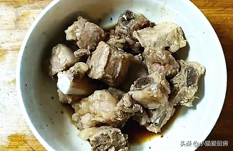 图片[3]-豆腐烧排骨 排骨滑嫩鲜甜 豆腐滑爽饱含汤汁 好吃又营养-起舞食谱网