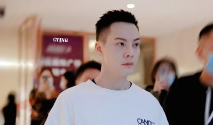 Chen Weiting is asked why you want to pat my girlfriend, be asked to delete by the other side