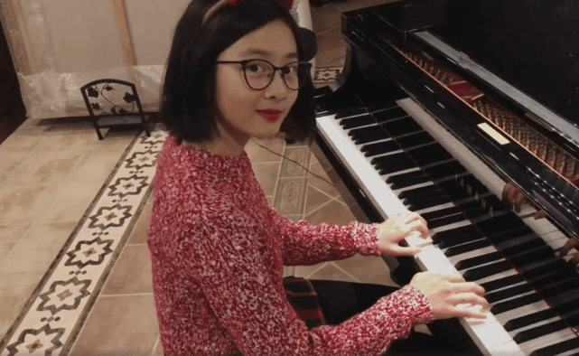 太过分！15岁黄多多被造谣行为不端被开除，校方辟谣、黄磊报警