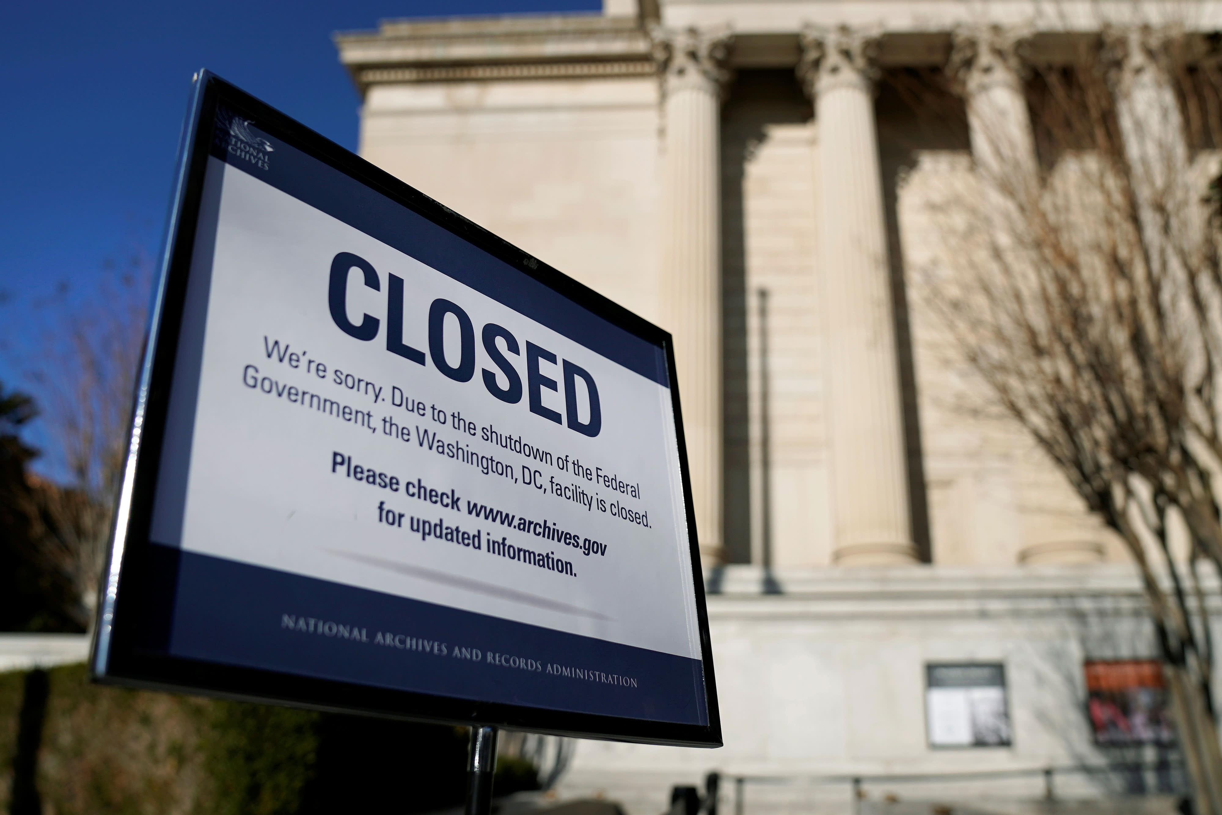 美国政府将面临“关门、停业”的危机？最大的问题就是“缺钱”