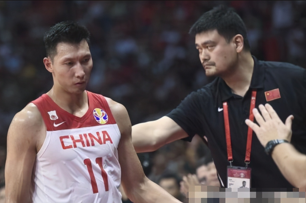 中国男篮东京落选赛！杜峰对话NBA总冠军教头，阿联直面字母哥