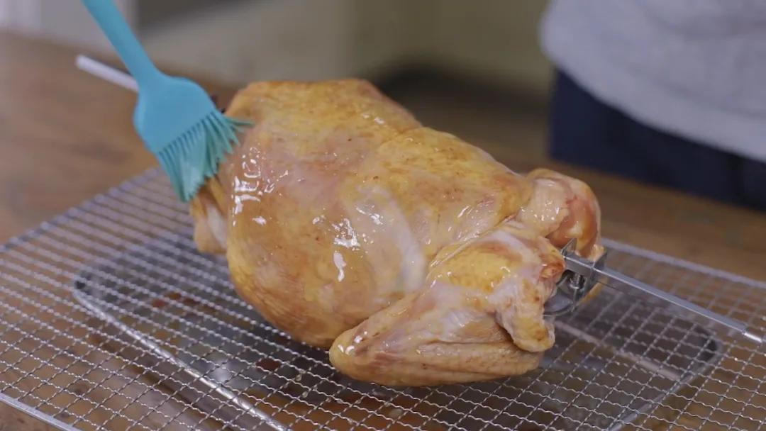 别出去排队了！巨香巨好吃的烤鸡在家就能做，超有圣诞内味儿