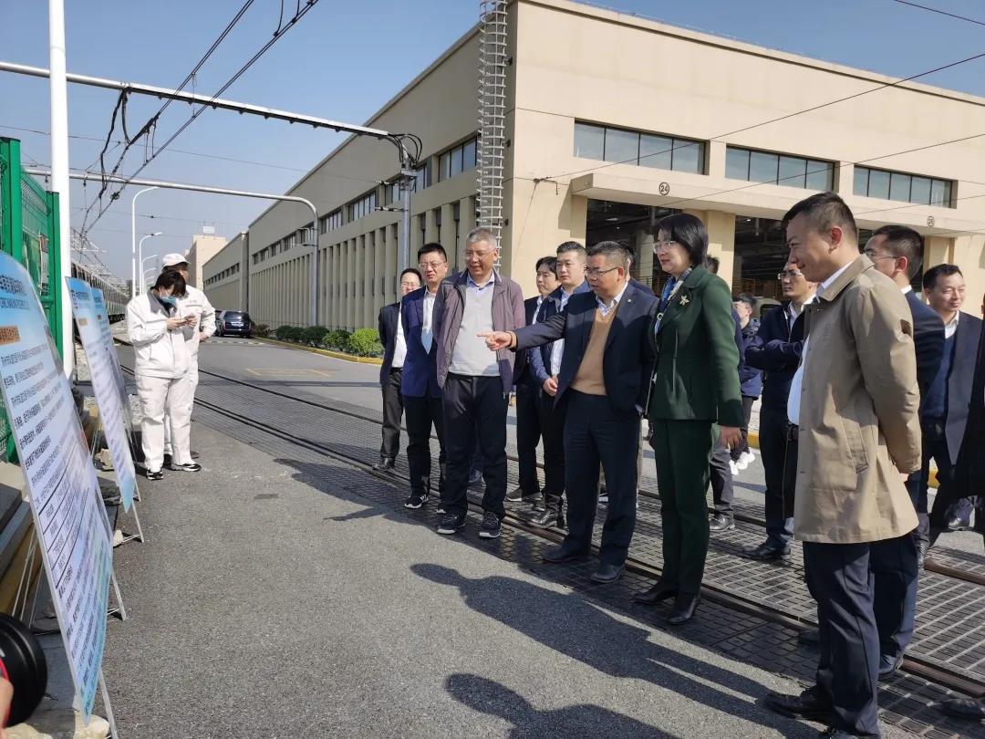采用多项先进技术 国内首台全碳化硅永磁直驱列车在苏亮相