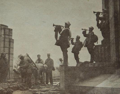 长春之困，我军不让一粒粮一根草进入，后来高