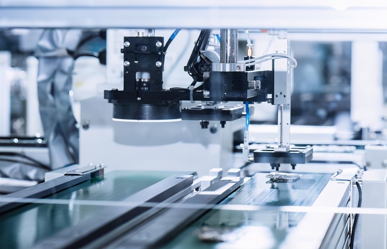 俄罗斯1台光刻机都没有，芯片制造成问题，为何不怕美国卡脖子？