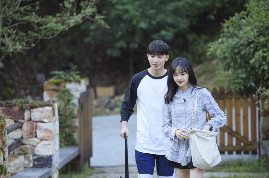 郑爽|律师称张恒对郑爽回应很气愤 出轨借贷是假相爱终被PUA是真