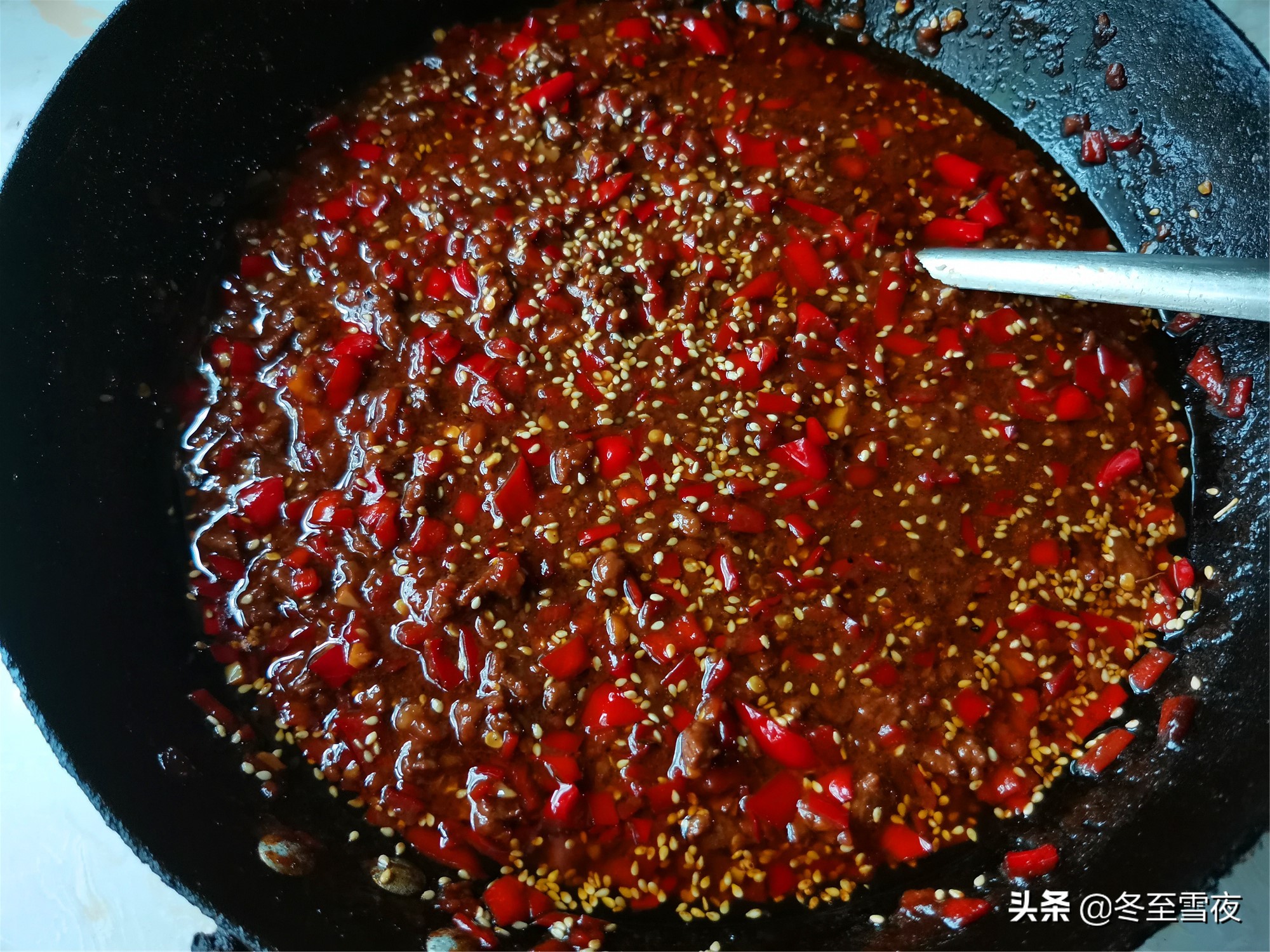 In autumn, it’s the time to make beef sauce. I will teach you how to make northeastern beef chili sauce instead of going to the supermarket.