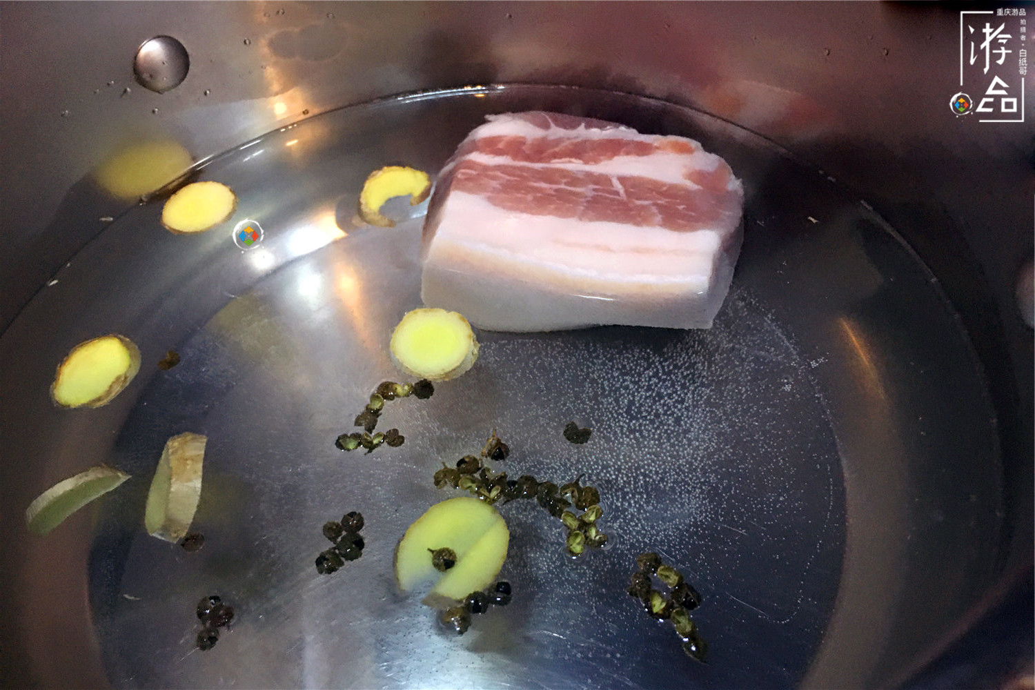 回锅肉该怎么做？外地游客不要辣椒，与厨师发生争执，还报了警