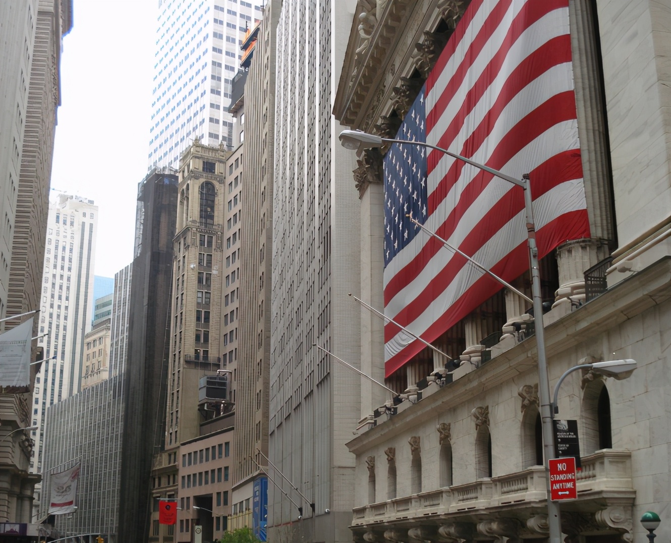 美国GDP交出自二战以来最差“成绩单”，中美经