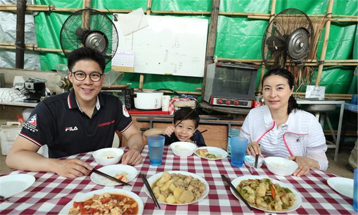 有種“炫富”叫郭晶晶養娃，不曬物質曬教養，網友看到娃後：懂了