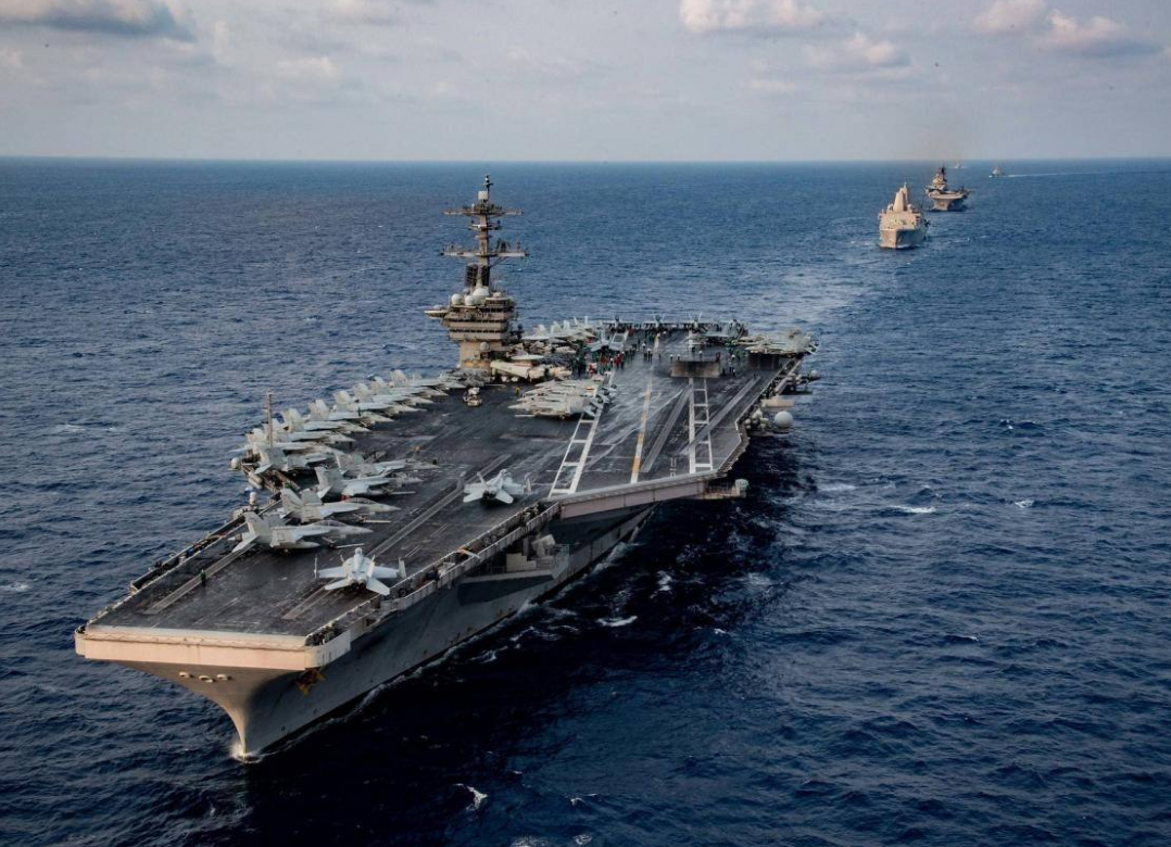 全球局势丨强行“秀肌肉”？1条坏消息，将美军