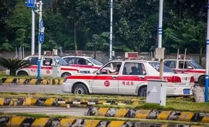 2021年拥有一本C1驾照，相当于有多少钱？看看明白人算的这笔账