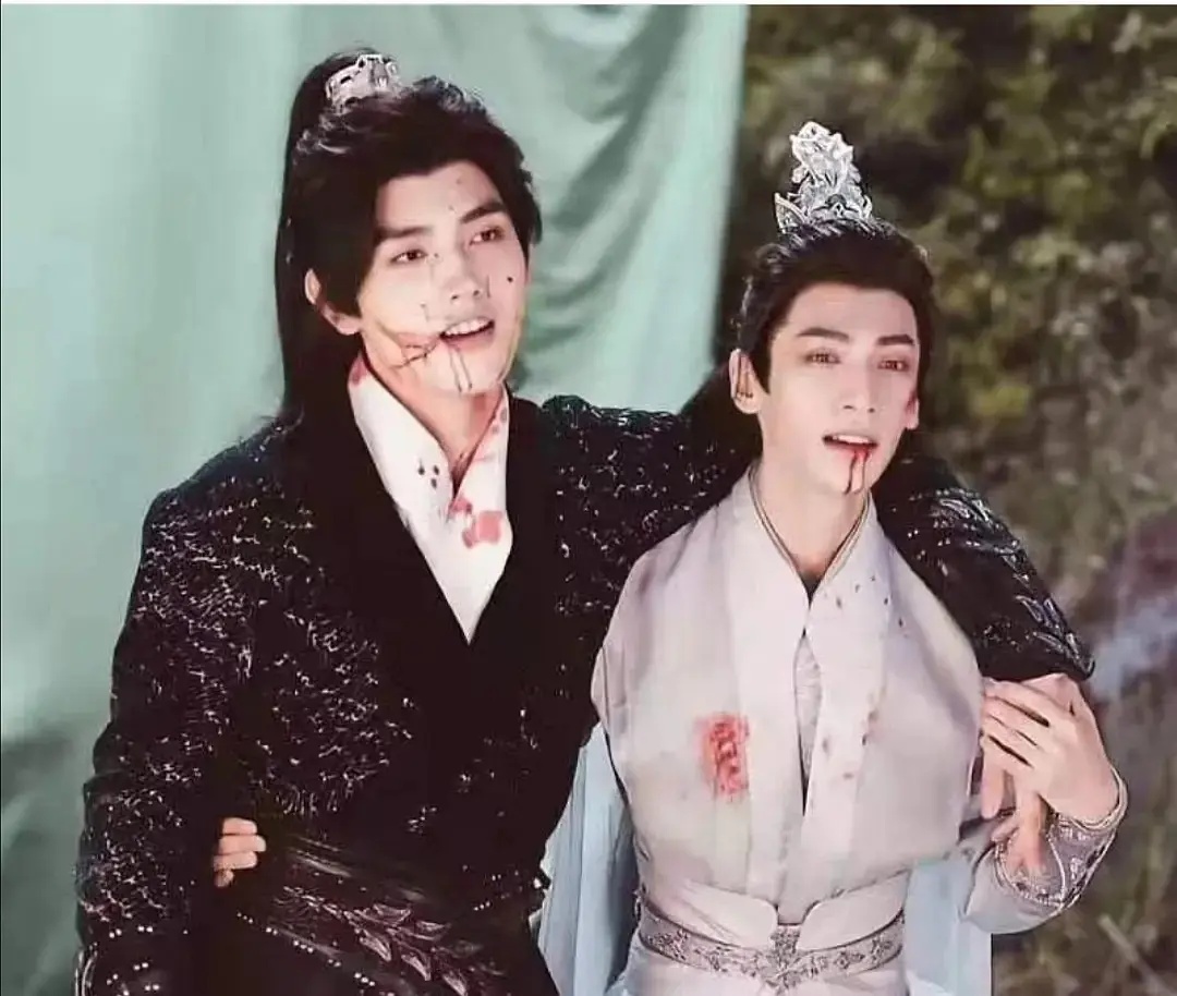 站在陈飞宇旁边,罗云熙好小一只,《皓衣行》确定4月8日开播