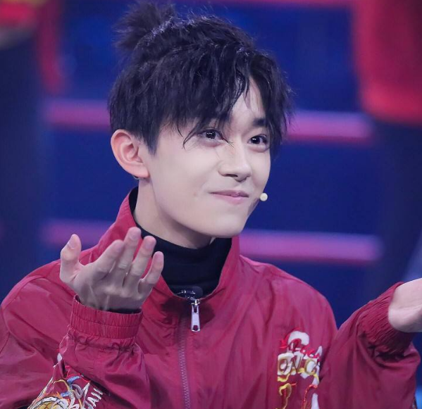 李光洁当爸，被诅咒引网友不满，十八线女星为