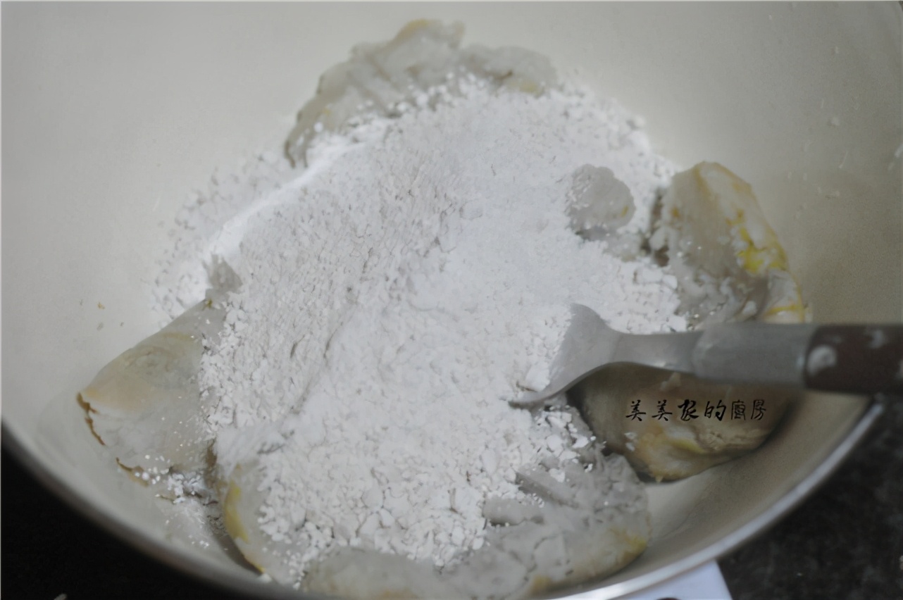 芋头是个“宝”，香糯细腻，营养极高，打碎拌好做早餐，太香了