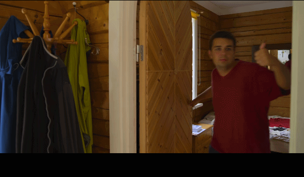 瑞典夫妻花12年为自闭症儿子建了座玻璃城堡：所