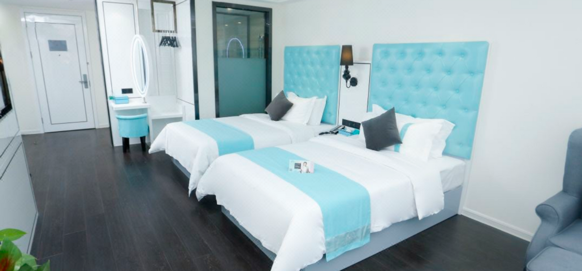 郑州一酒店哄抬房价被罚50万，举报人未收退款：先把别人的钱都退了