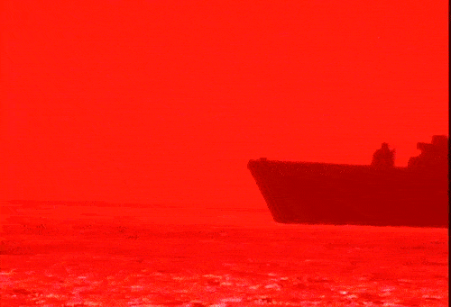 爱是一道光，美舰测试激光武器，画面科幻仿佛