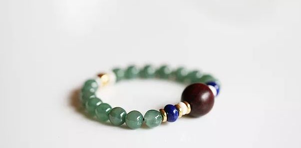 别戴金项链了，有内涵的男人都戴这5种饰品，分分钟帅出新高度！