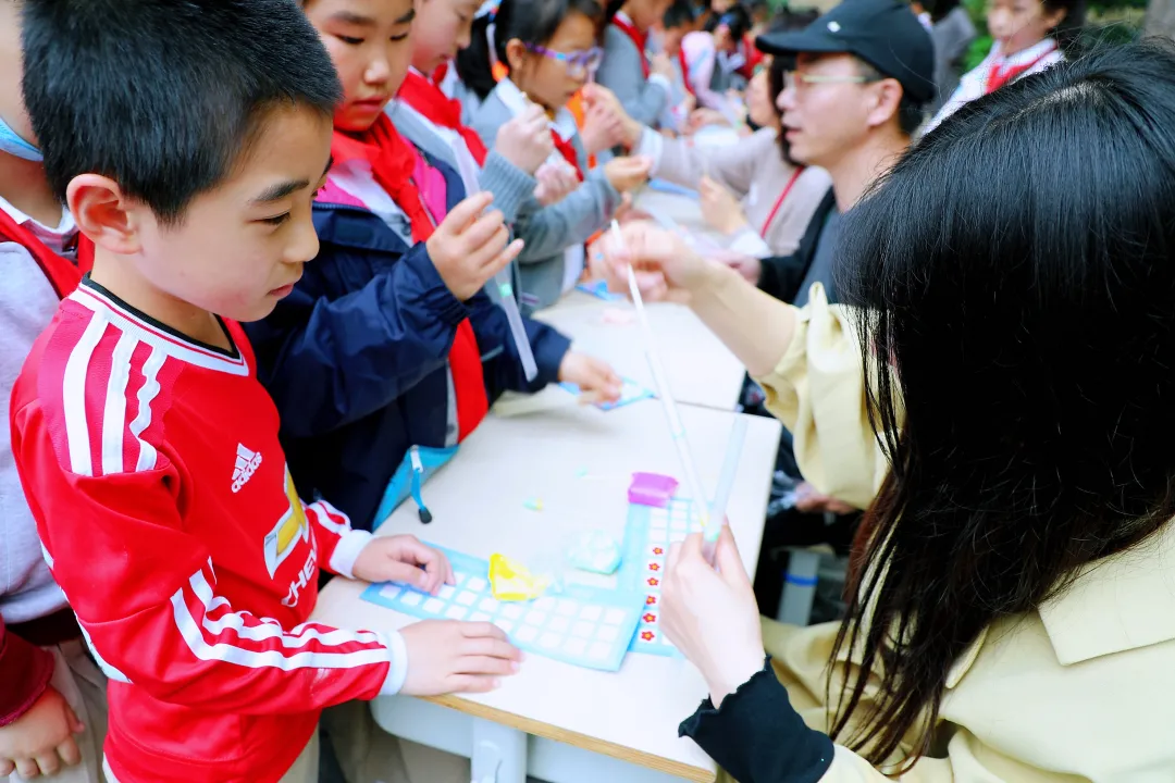 科技逐梦，创想未来——天府新区华中附小首届科技节闭幕式