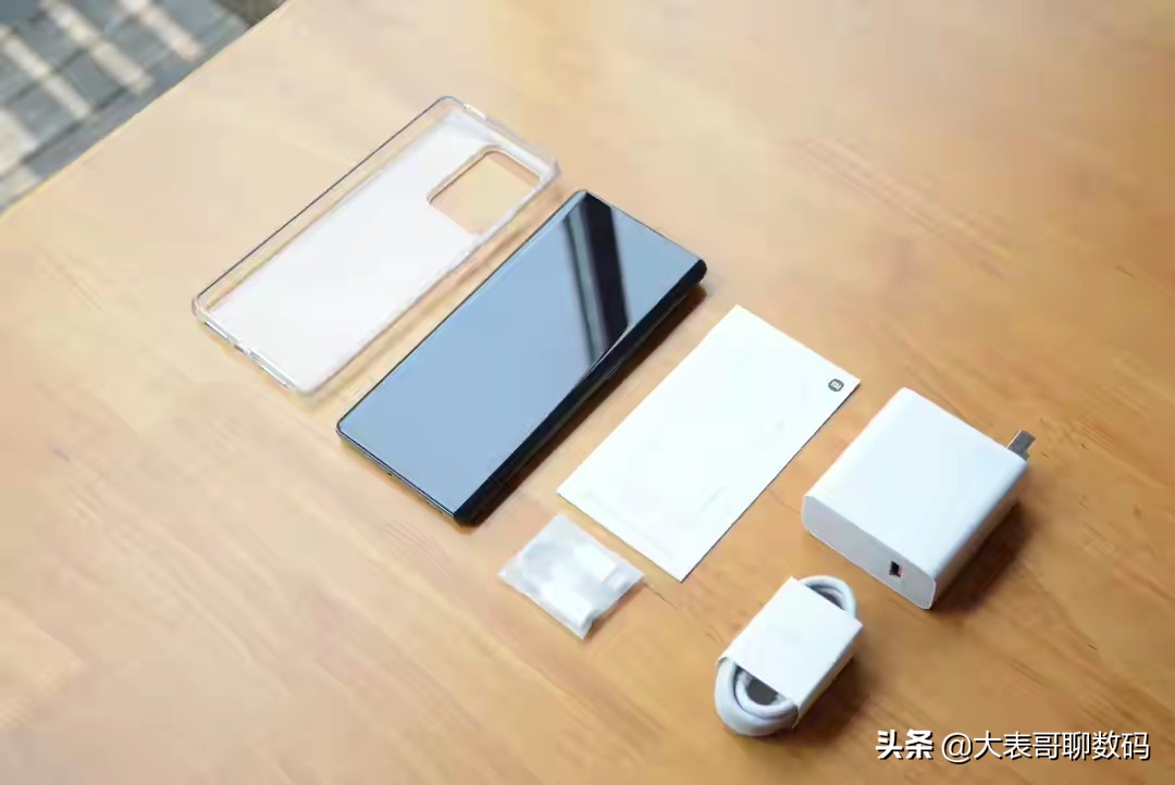 用了半年的苹果12突然换成小米MIX4，重度体验一
