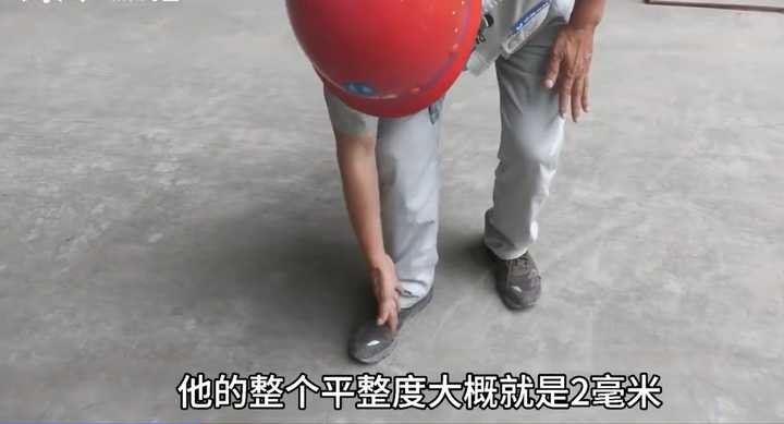 白鶴灘水電站建造工藝有多精？泄洪洞光滑如鏡，照鏡子人影不變形