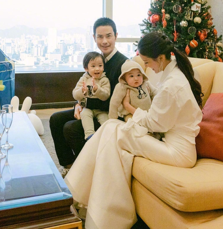 鄭嘉穎兒子生日照，兩歲已是帥小伙，又是騙我生小孩系列