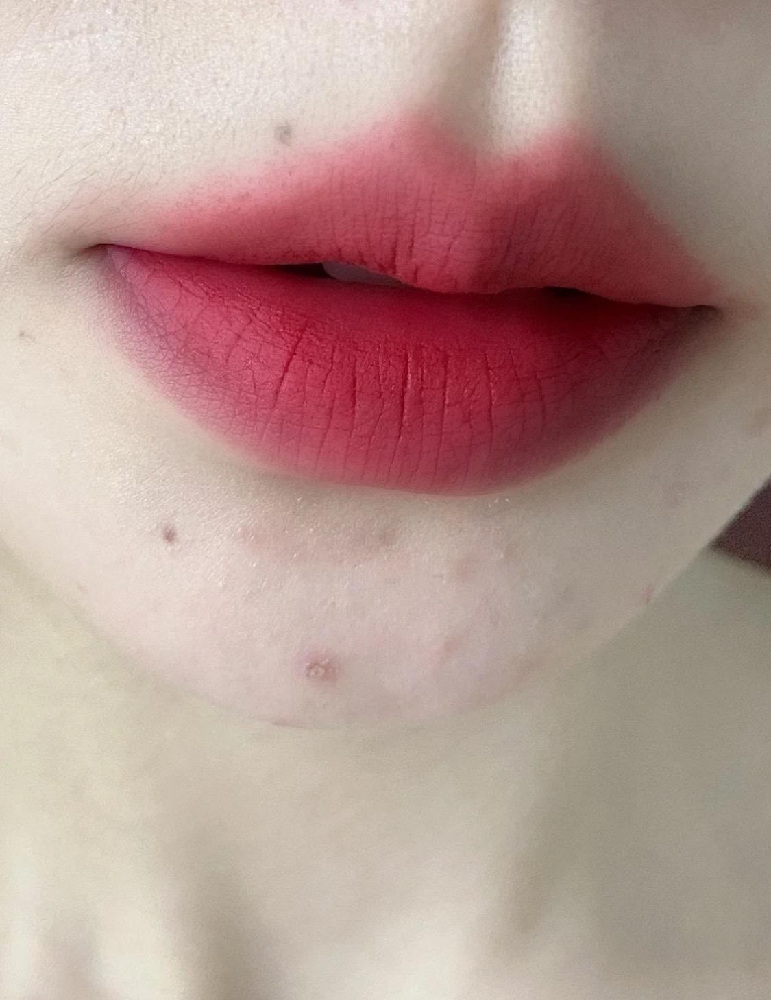 Nude lipstick in Tainan