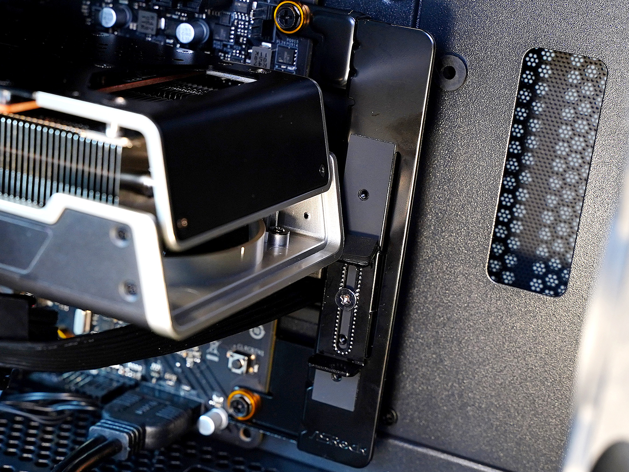 没了RGB也挺好的！逆潮流的无光攒机，一套3A装机分享