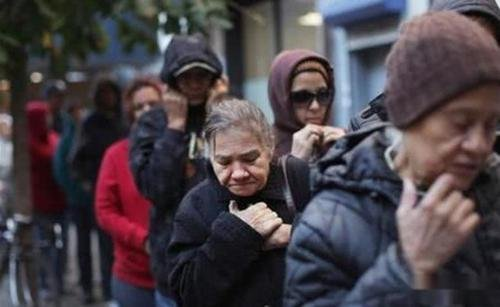 美國疫情嚴重為何遲遲不封國，特朗普：救一人要花費600美元