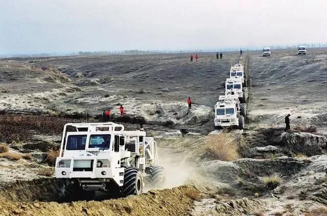 青海石油会战 随着隆的一声炮响 三个年轻的生命