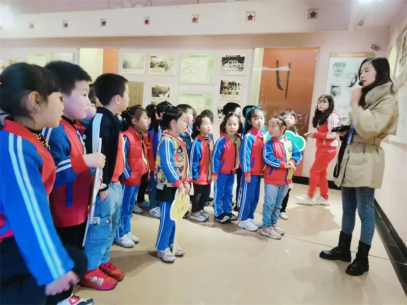 四川省民生研究会新媒体中心-官网 缅怀先烈敬英雄 融情寄思话清明——广元市树人幼儿园开展清明节主题教育活动